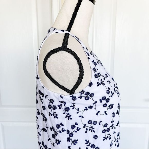 Ann Taylor XXSP Embroidered Floral Black & White‎ Halter Top - Picture 8 of 14